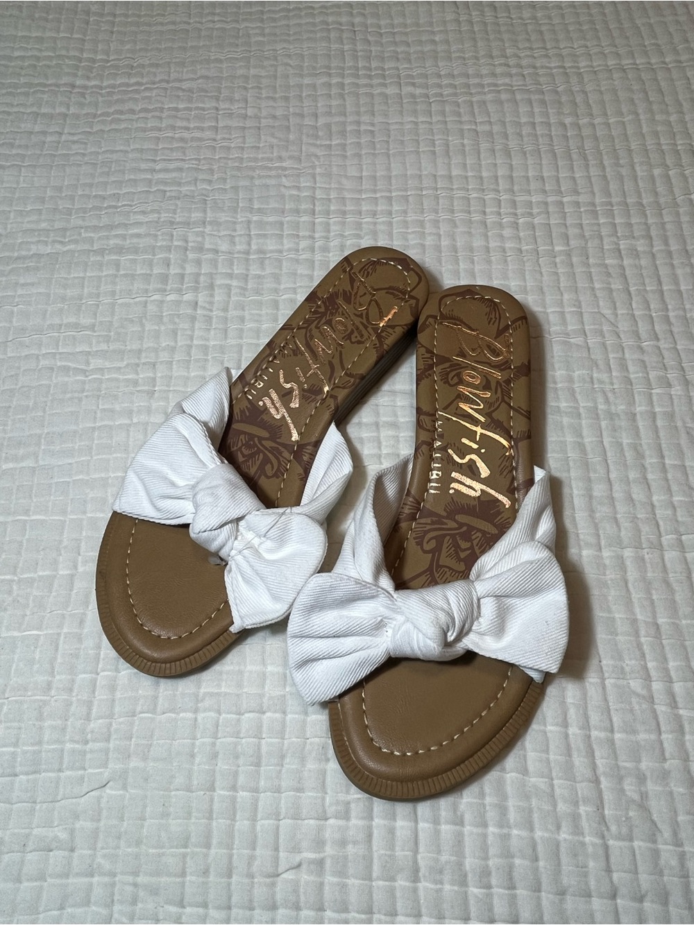 Blowfish Malibu Bow Knot Slide Sandals in White and Tan